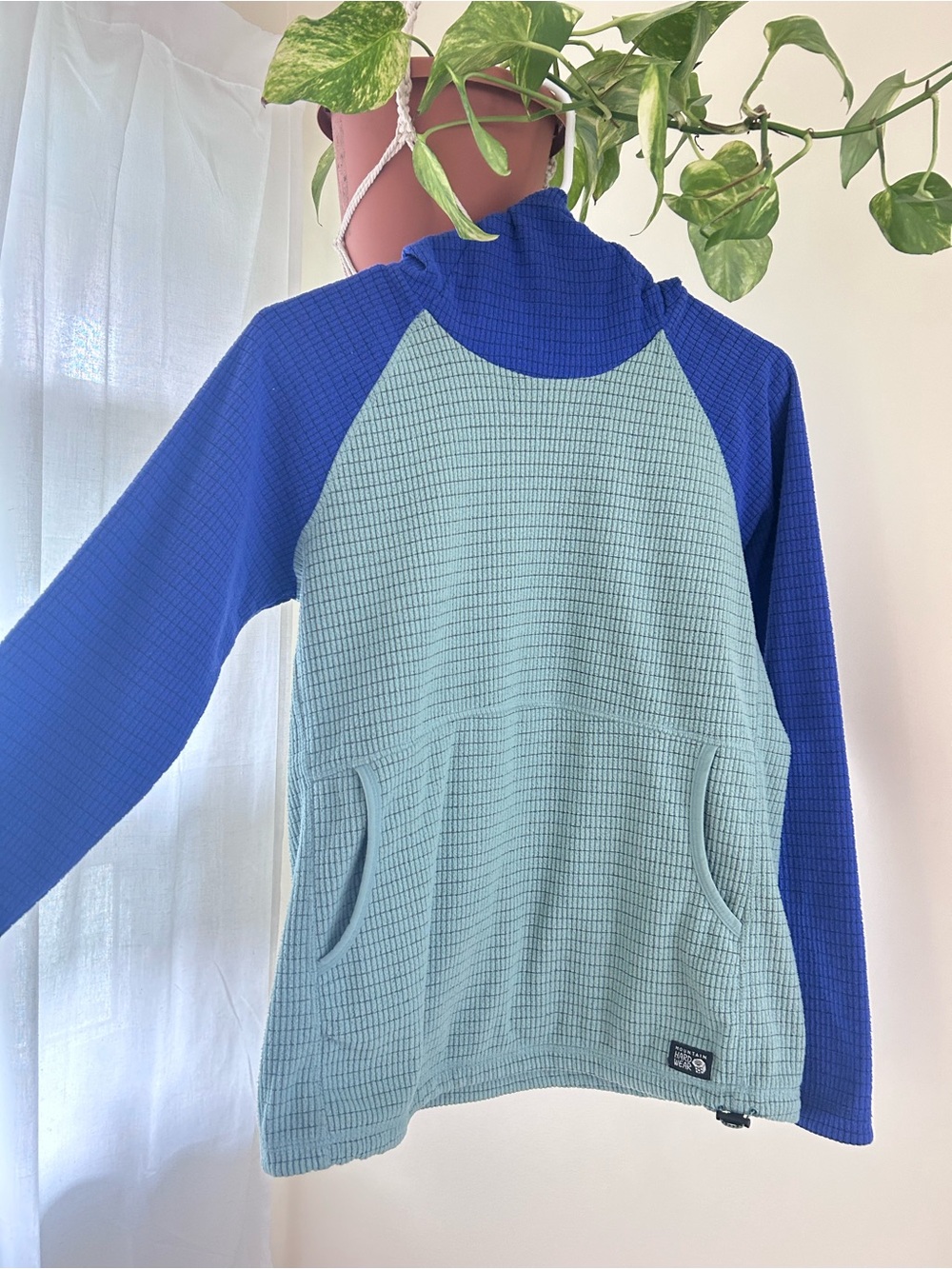 Mountain Hardwear Two-Tone Blue Pullover Hoodie
